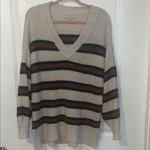 American Eagle Outfitters Beige and Black V-Neck Sweater